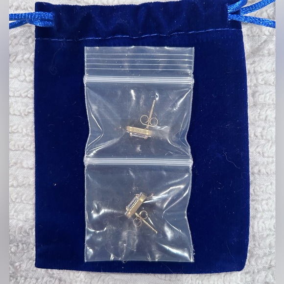 Elegant Gold and Silver Stud Earrings - Picture 3 of 4